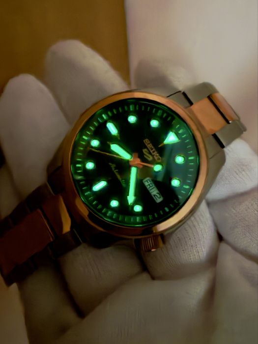 Seiko 5 Sports Bi-Color NOVO