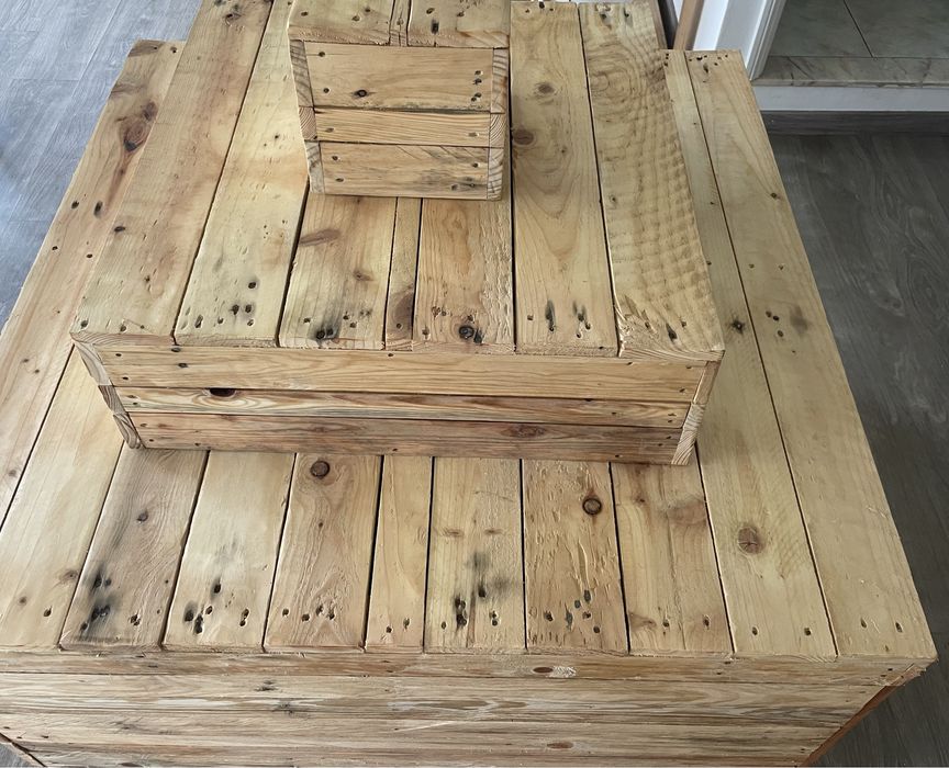 Móvel de andares em madeira