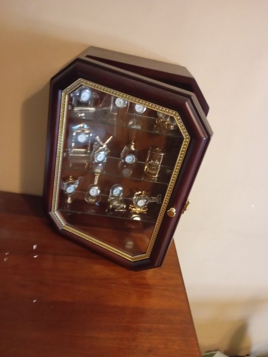 Móvel de relógios cristal