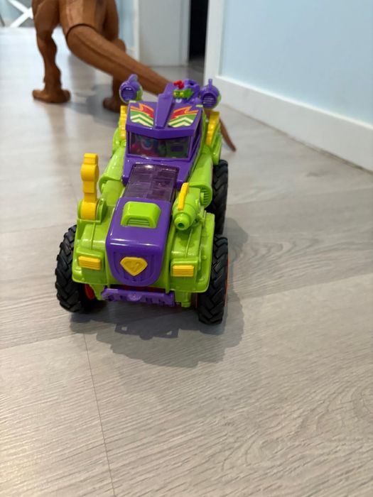 Vendo robô telecomandados e carro