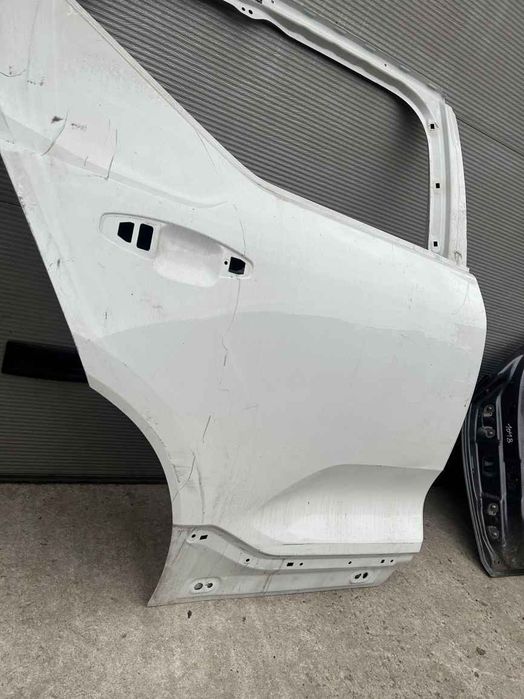 Volvo XC40 двері зад R