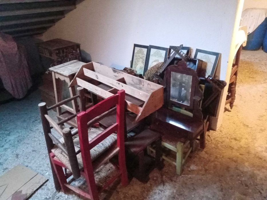 Cabides e outras peças  antigas