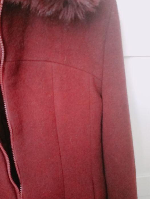 Płaszcz zimowy ozdobne futro