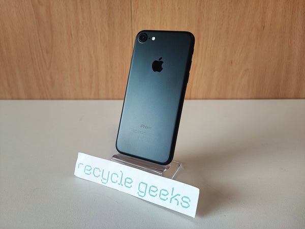 Telemóvel Apple iPhone 7 Black MN8X2QL/A A1778 32GB  Estado: Excelente - A