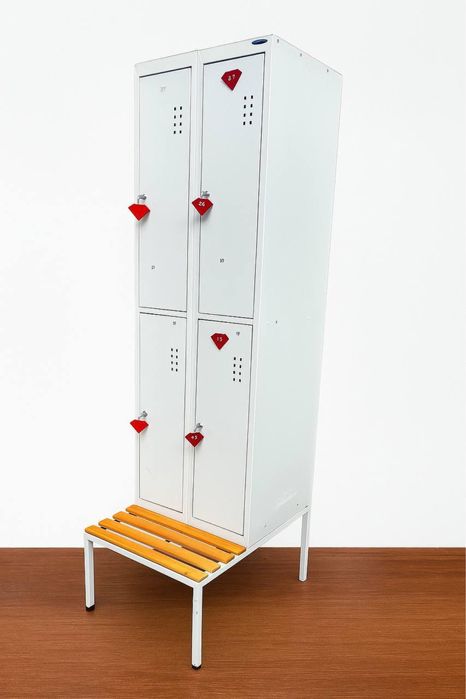 Офисное кресло Кресло руководителя Стул шкаф меьалический шкаф ячейка