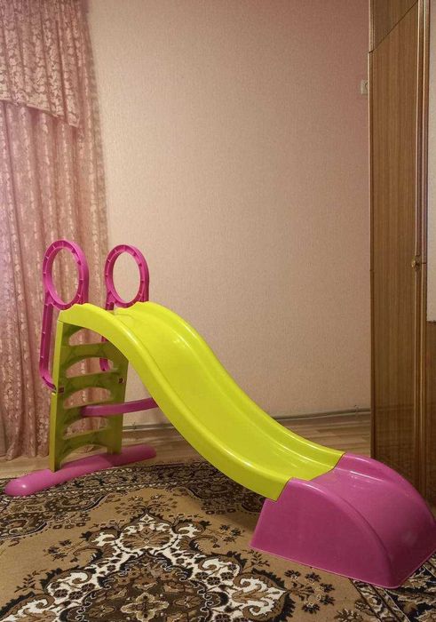 Гірка дитяча, пластикова