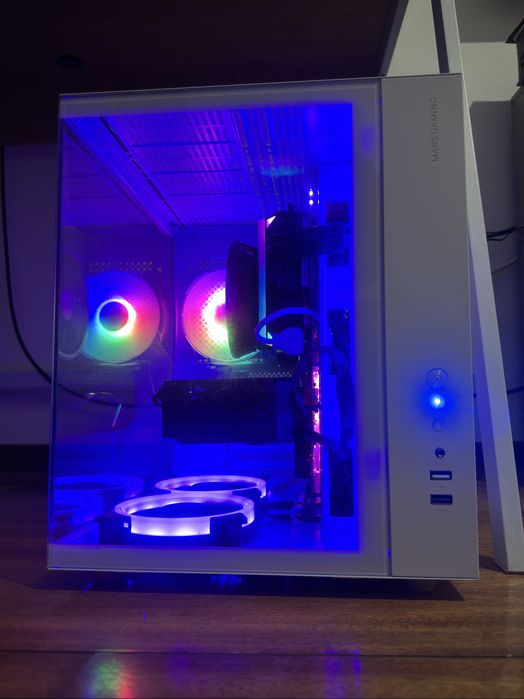 Pc gamer completo (Mesa, Rato, Teclado, Descktop, Monitor e mousepad hyperx)