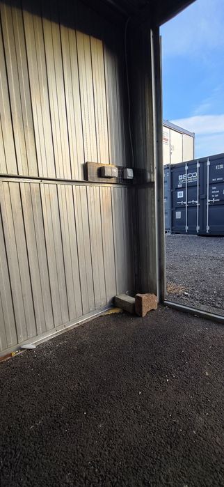 Wynajmę duży garaż 27 m² | Prąd, światło | Duża brama | Świetny dojazd. Duży garaż 6x4,5 do wynajęcia ul. Niklowa 13 magazyn plac teren TPS MRÓZ - Widok 4