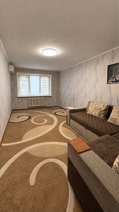Продаж двокімнатної квартири, район Світ