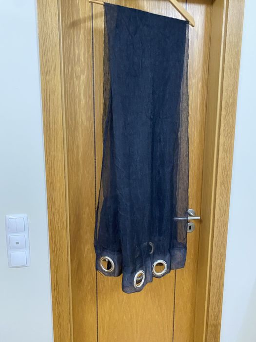 2 cortinados pretos de argolas medidas na foto