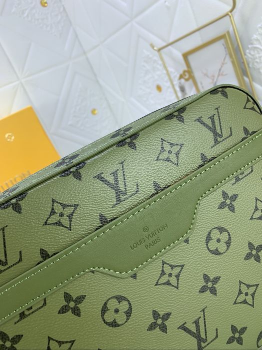 Louis Vuitton зеленая сумка хаки мужская унисекс кожаная оригинал