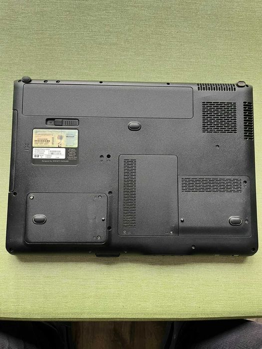 Multimedialny laptop HP Pavilion dv9700 z dużym 17” ekranem