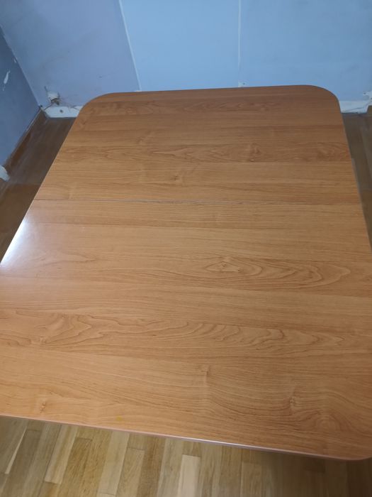 Super solidny stół z BRW rozkladany od 100 cm aż do  200 cm