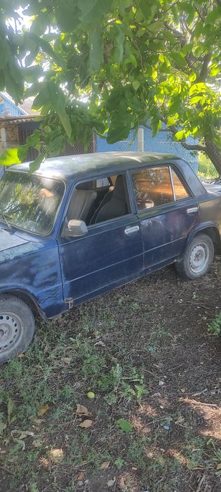 Продам автомобіль у збереженному стані повністю на ходу