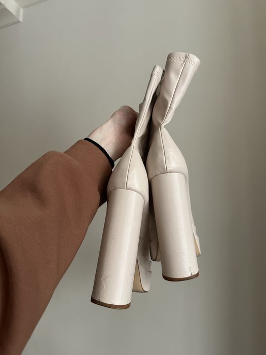 Bratz бежеві ботильйони підбори