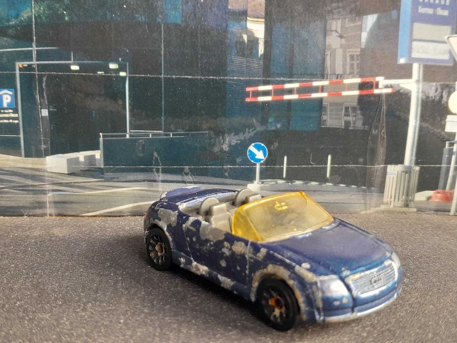 Stary Matchbox Audi TT Roadster 1999 autko zabawka resorak model