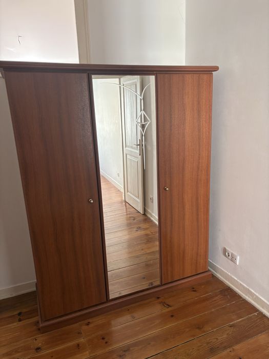 Roupeiro em madeira, 3 portas com espelho