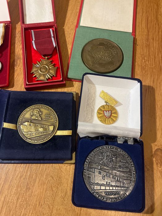 Odznaczenia PRL komplet