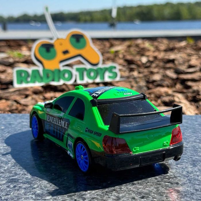 Машинка для дрифту на радиоуправлении Subaru Impreza. Дрифт машинка