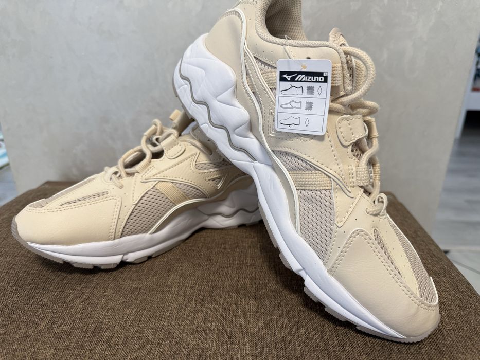 Кросівки Mizuno нові