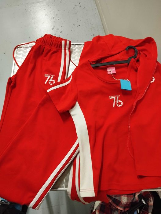 Roupa de sra tam. M em lotes e bom estado