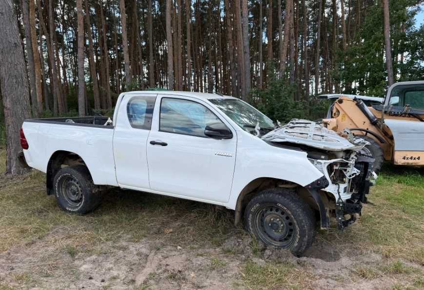 Разборка Toyota Hilux крила