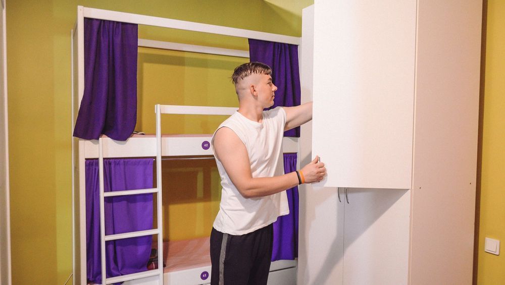 Новий хостел Київ із бомбосховищем ! Метро Шулявська