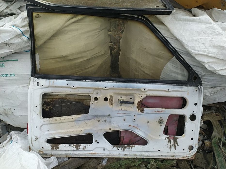 Продав двері на 2108