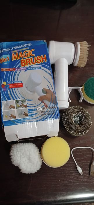 Щітка для прибирання