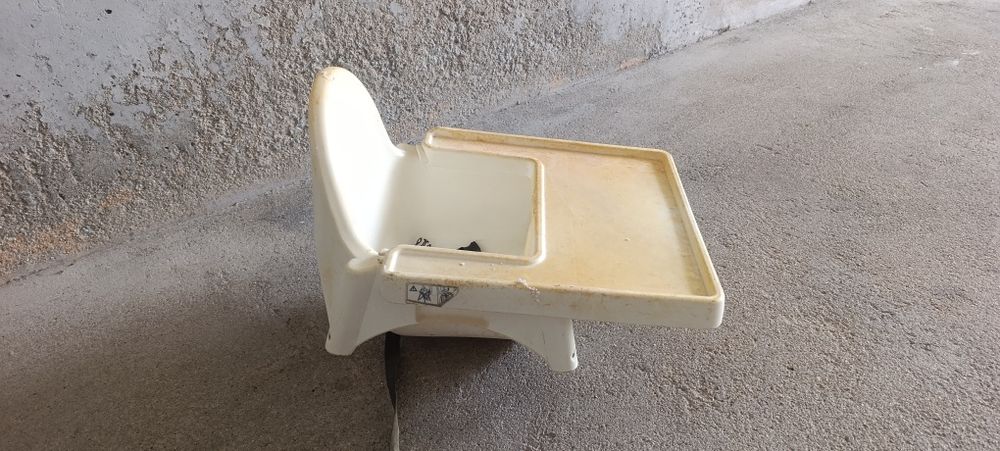 Cadeira de criança de comer