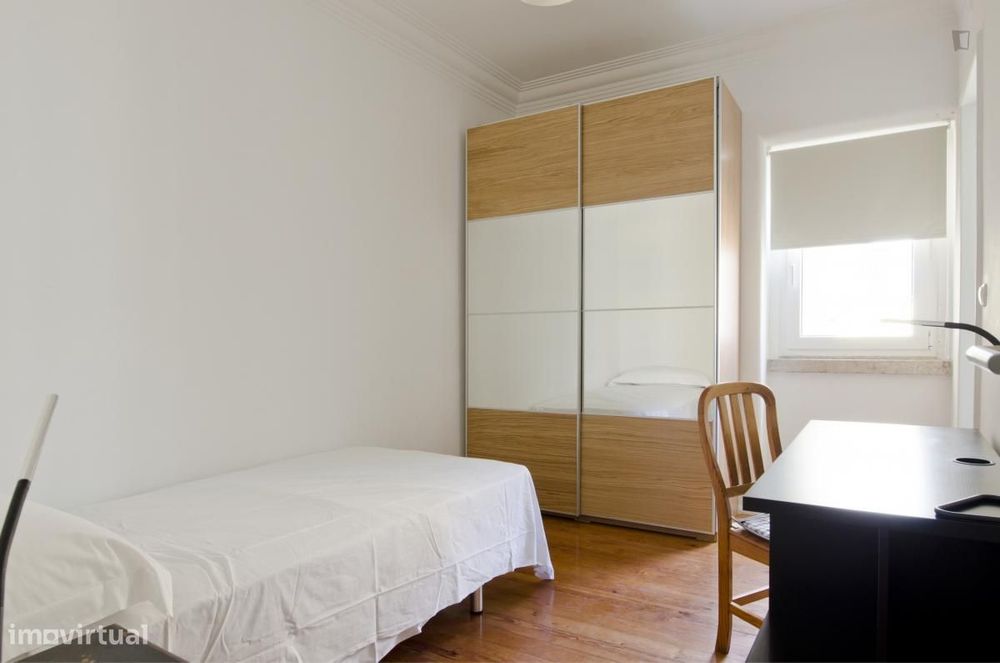Quarto - localizado em Arroios Lisbon