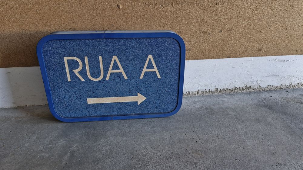 Sinal indicatorio de rua