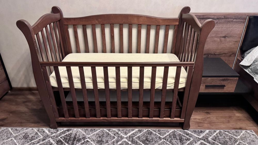 Дитяче ліжко, ліжечко в чудовому стані! Майже як нове