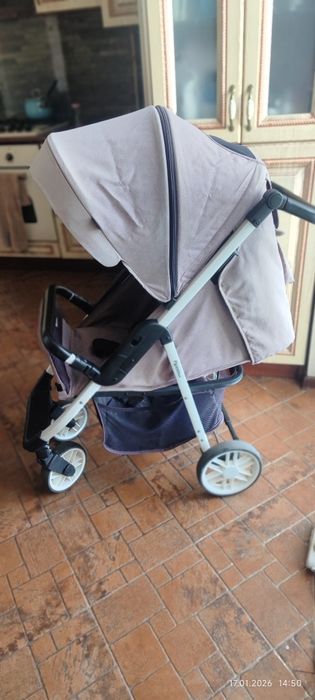 Візочок дитячий міцний