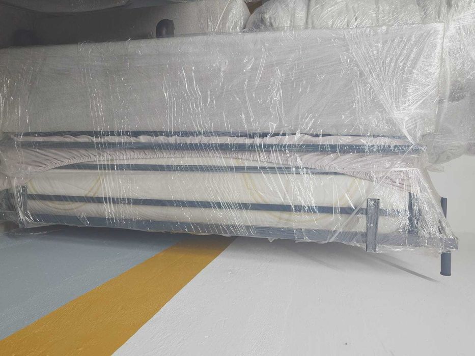 Oportunidade - Sofá-Cama com Colchão