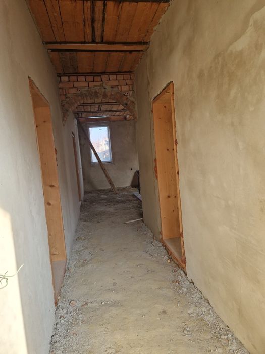 Продаж будинку в р-ні Роща ( верх)