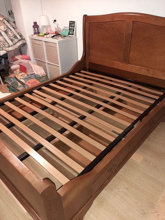 Cama de casal com gavetas
