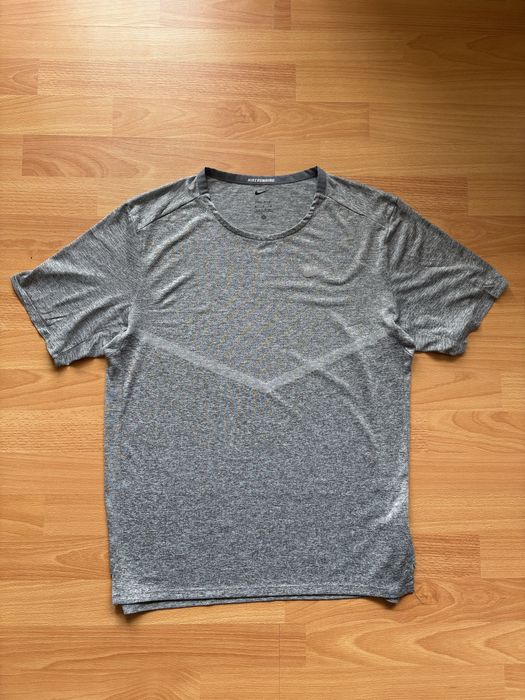 Футболка nike running