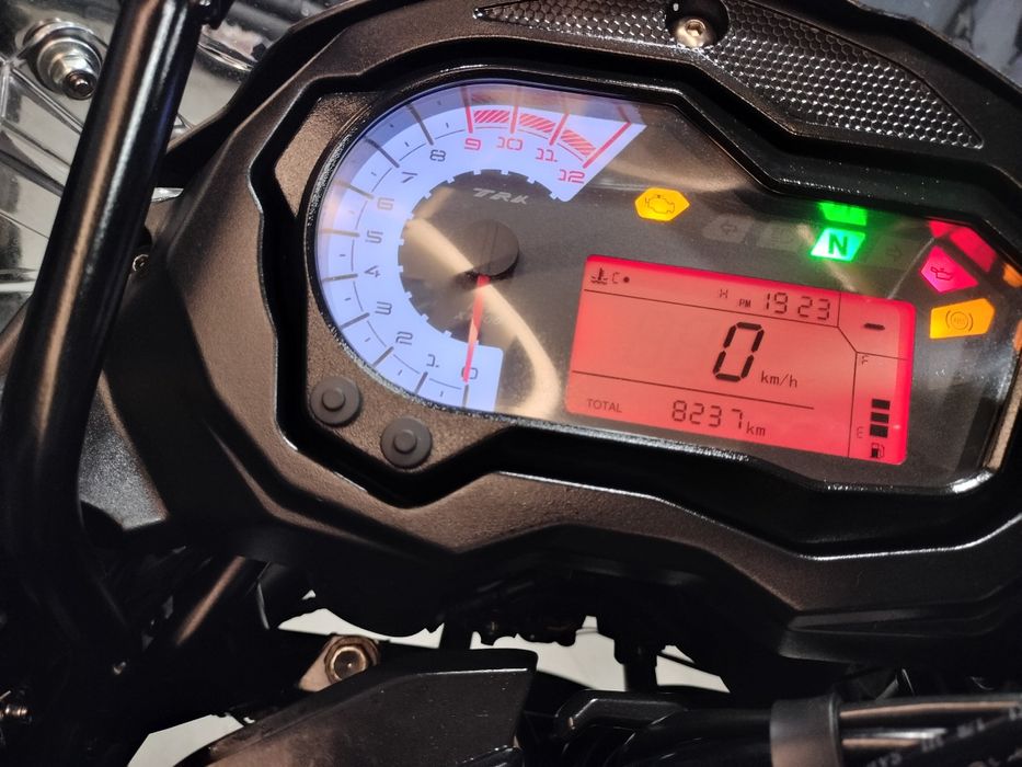 Benelli trk502x como nova