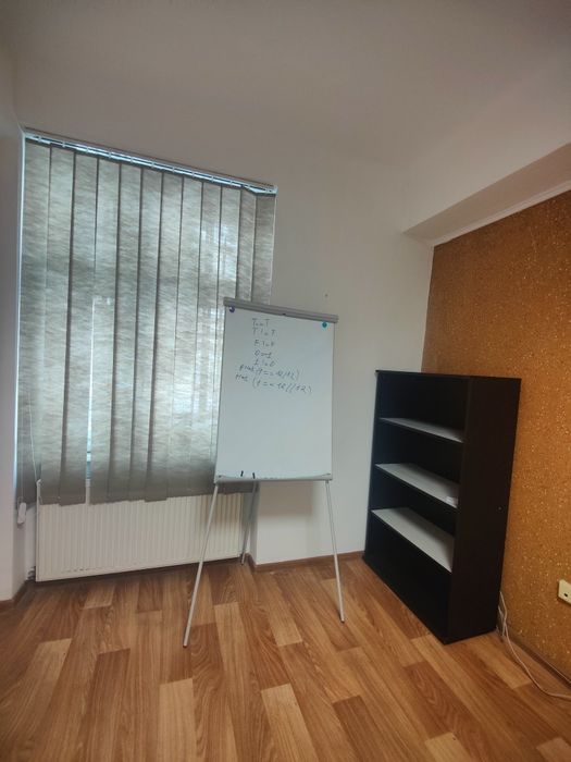 Оренда Комерція вул. Коновальця ( бічна)Офіс 2 кім 50 м.кв ,ц 250 $ - Більше