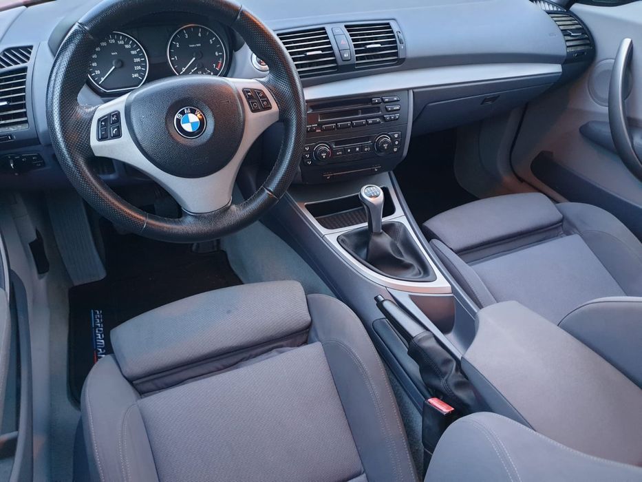 Piękna BMW E87 118i silnik 2.0 KARMESINROT el.fotele tylko 140000km !