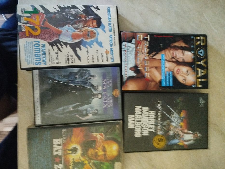 Kasety VHS. Cztery kasety.