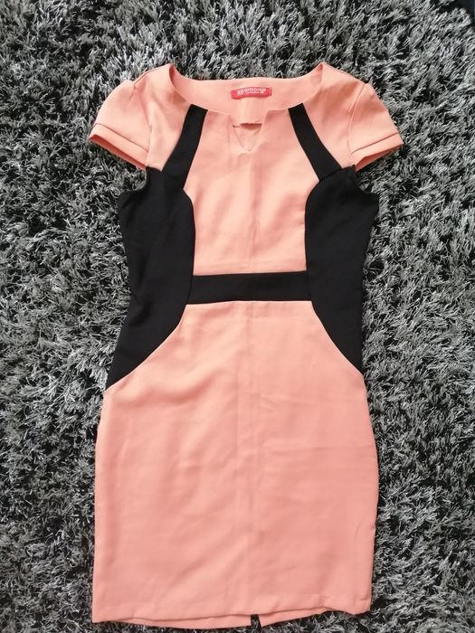 Sukienka z krótkim rękawem