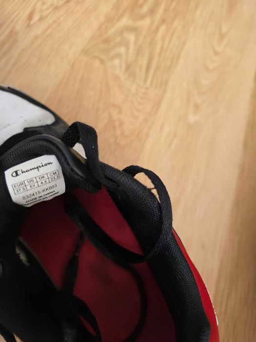 Buty młodzieżowe sneakersy Champion czarno-biało-czerwone r. 37.5