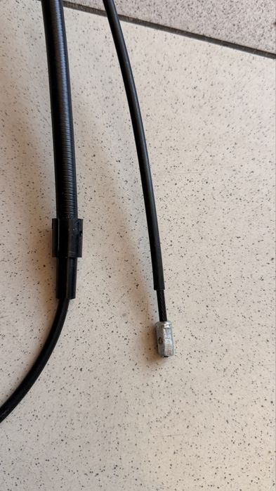 Трос гальм VW Caddy II 06-