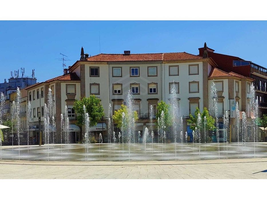 Loja Comercial no Centro de S. João da Madeira