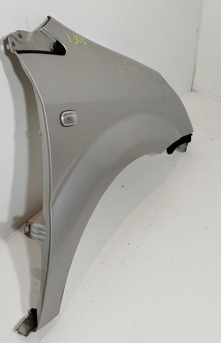 błotnik prawy przedni prawy przód TOYOTA COROLLA VERSO II 04-09 1C0