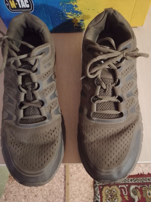 Продам чоловічі кросівки М ТАС!  В гарному стані! Не порвані ! Розмір