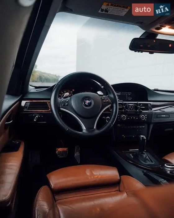BMW 335xi  Обмін на бляху