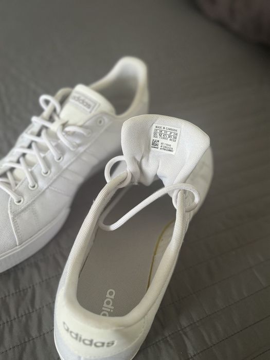 кроссовки Adidas 45